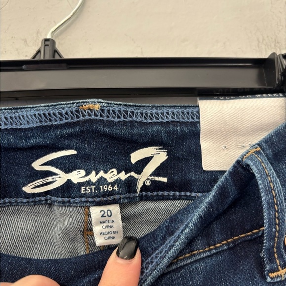 7 Seven Pull On Weekend Capri NWT Size 20 - Picture 3 of 6